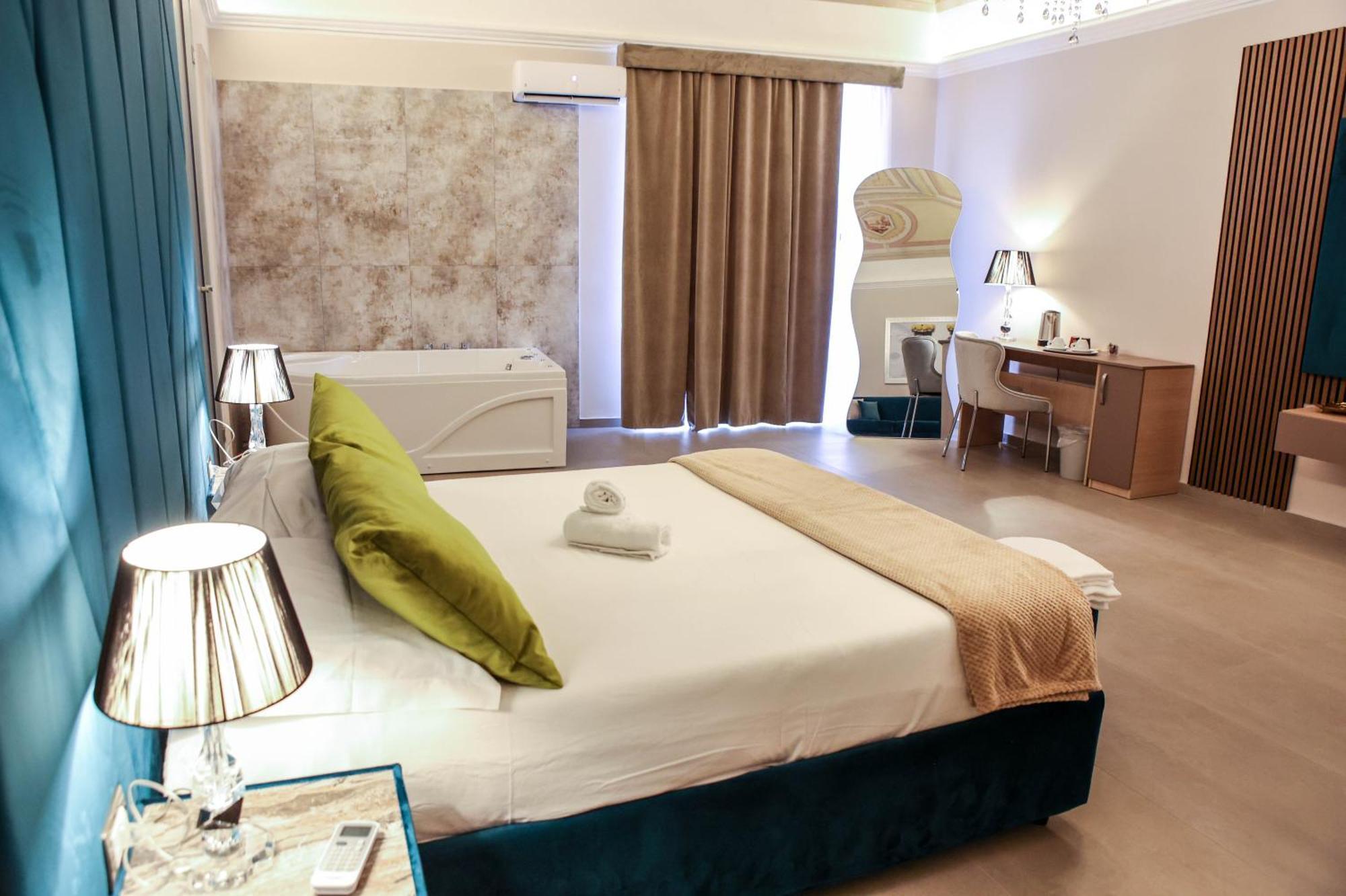 B&B Suites&Rooms Piazza Dei Martiri Катания Екстериор снимка