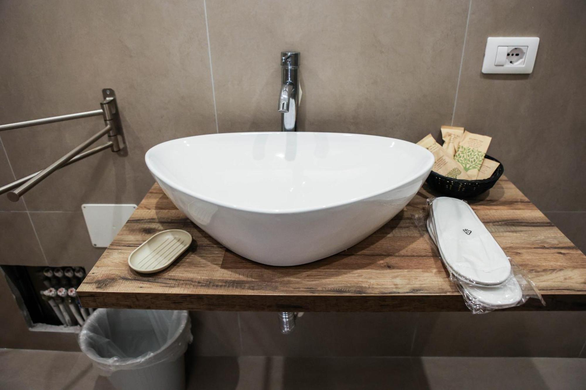 B&B Suites&Rooms Piazza Dei Martiri Катания Екстериор снимка