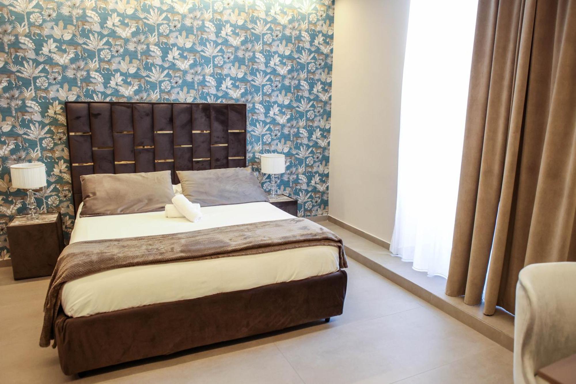 B&B Suites&Rooms Piazza Dei Martiri Катания Екстериор снимка