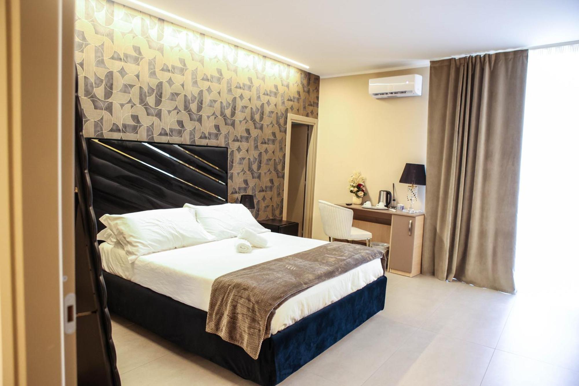 B&B Suites&Rooms Piazza Dei Martiri Катания Екстериор снимка