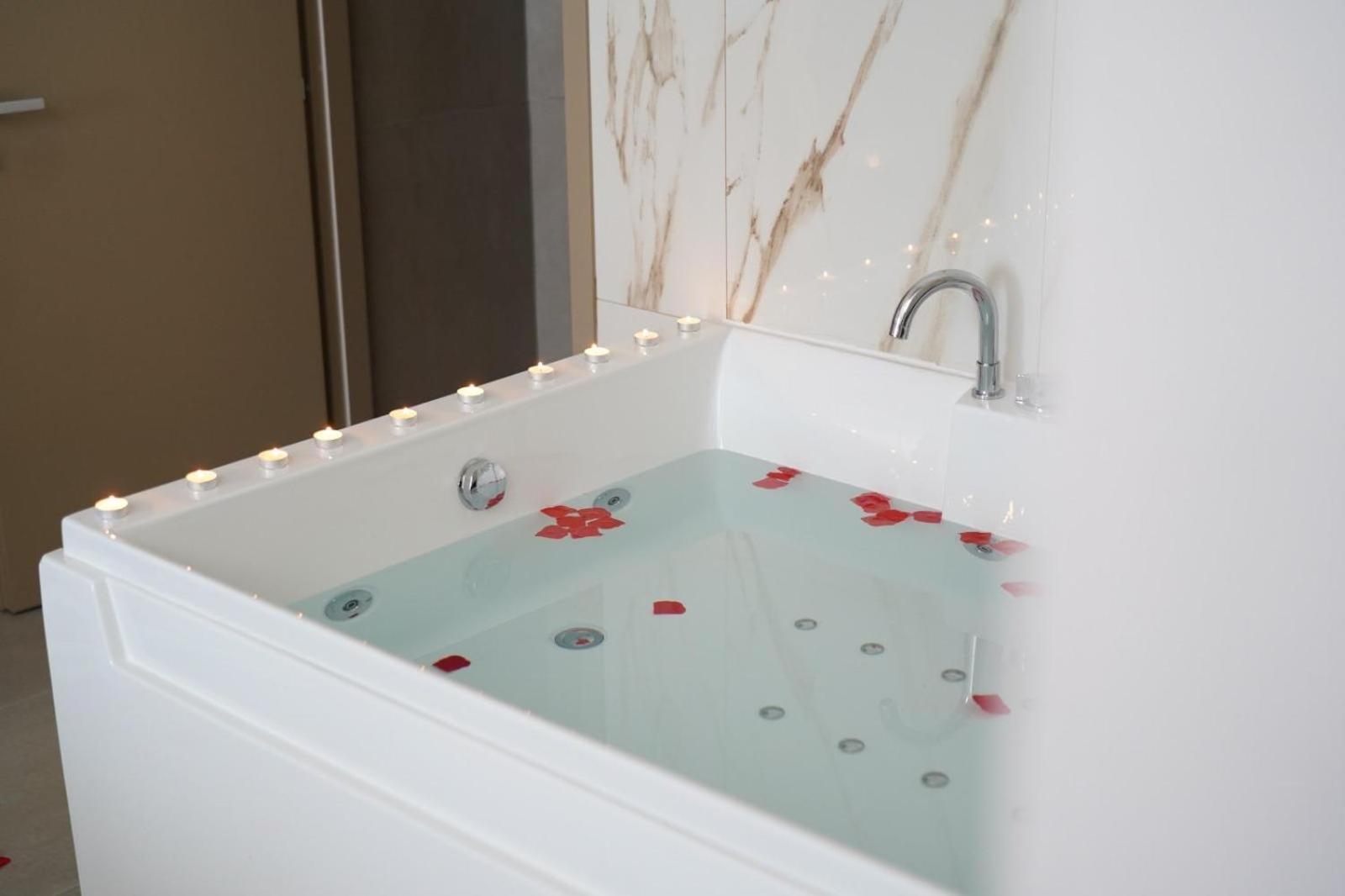 B&B Suites&Rooms Piazza Dei Martiri Катания Екстериор снимка