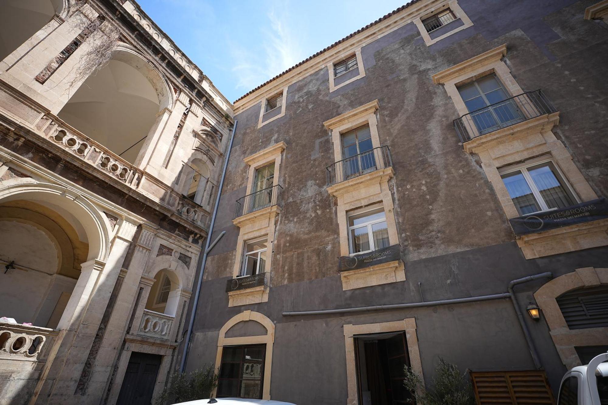 B&B Suites&Rooms Piazza Dei Martiri Катания Екстериор снимка